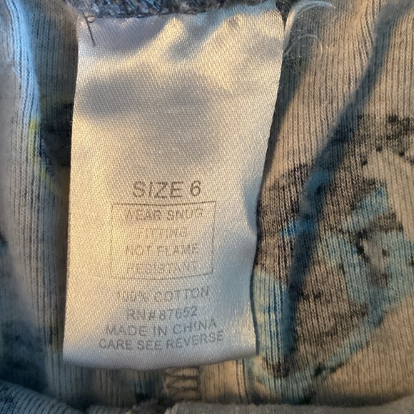 2 pairs of boys Batman pajama sets - Picture 9 of 9